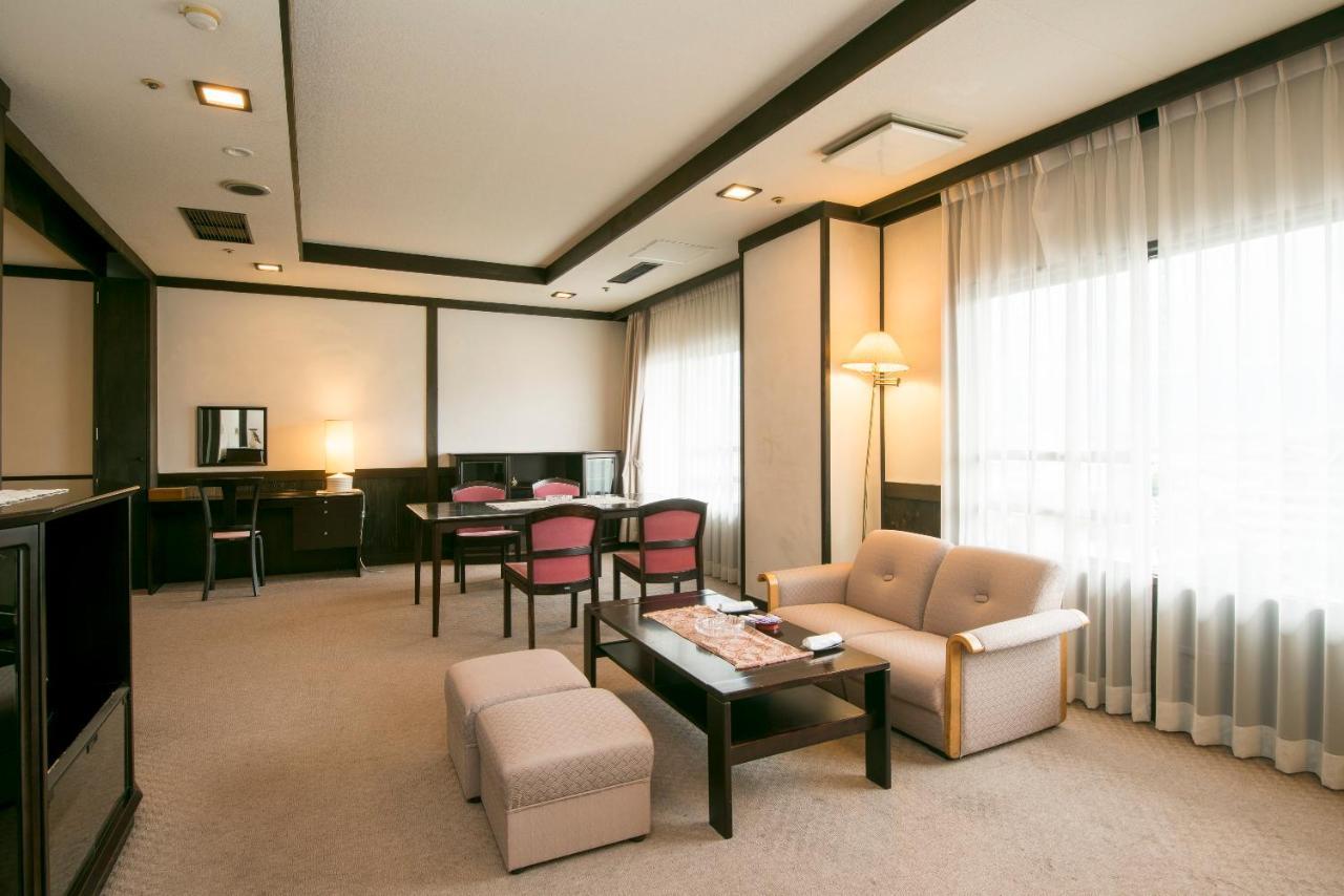 Fuefuki Isawa Tokiwa Hotel מראה חיצוני תמונה